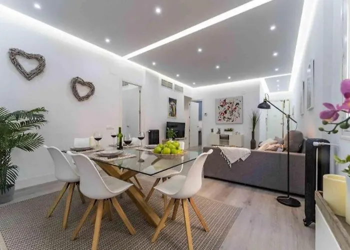 Premium Apartment Heart Of The City By Turivida