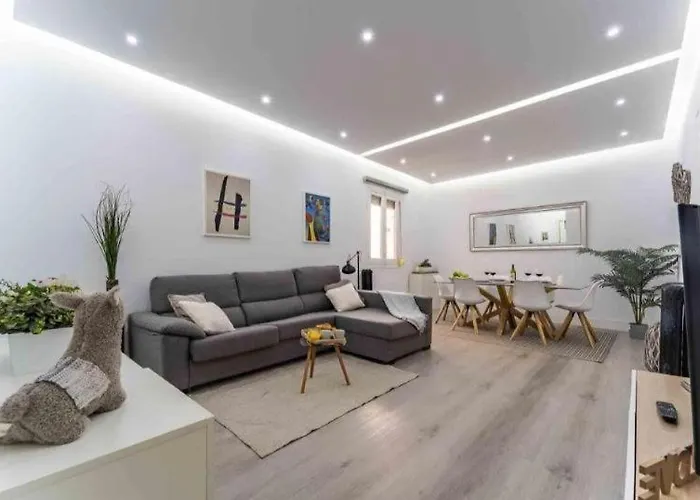 Premium Apartment Heart Of The City By Turivida